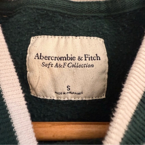 Abercrombie & Fitch Soft AF Denver Ski Club Colorado Crop Green Crew Sweatshirt - Picture 5 of 10